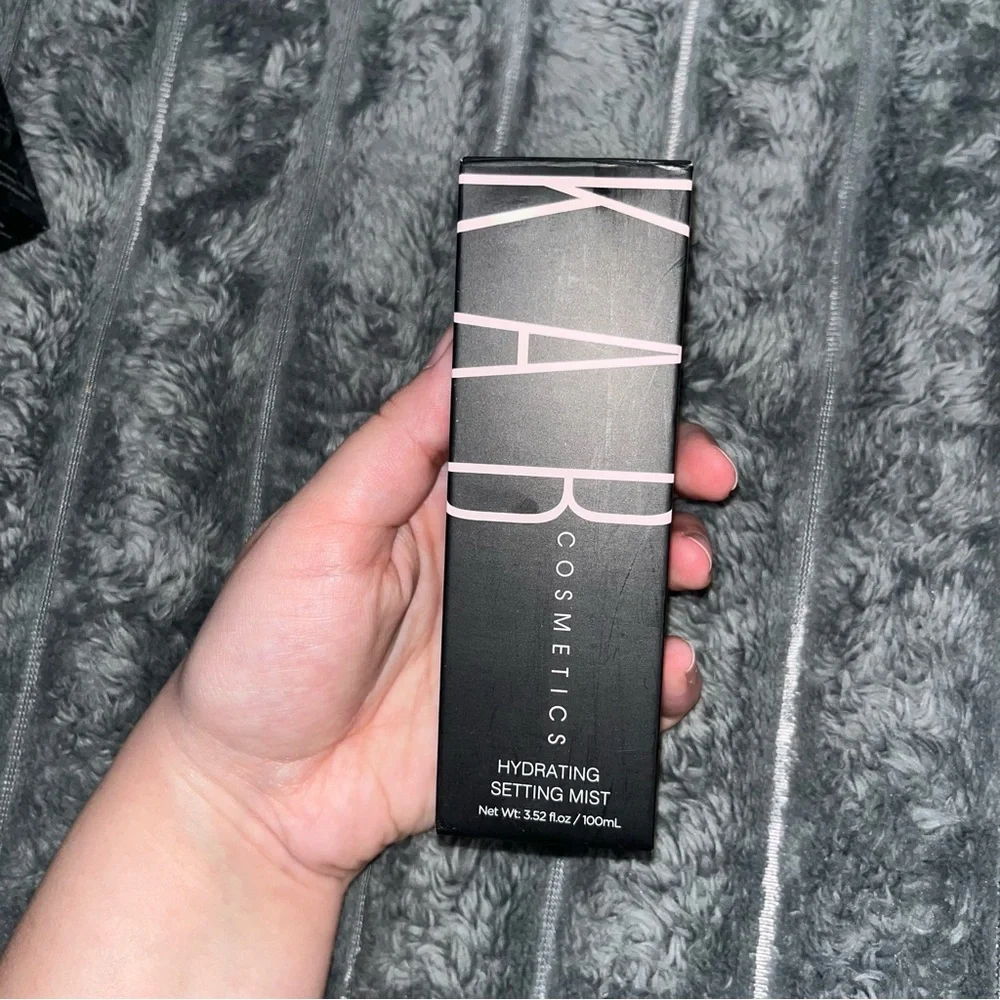 Makeup Bundle - Picture 5 of 10